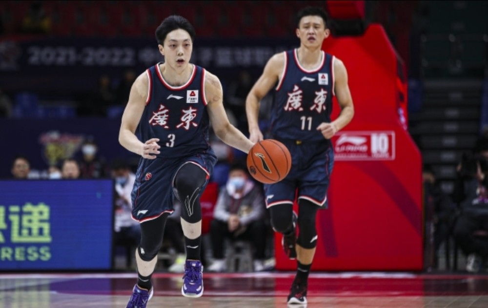 包含内线火力全开，球队逐渐拉开比分差距的词条