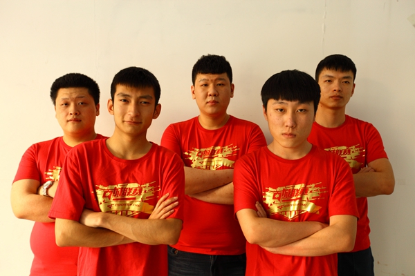 争夺冠军:强队激烈争霸赛场一触即发的简单介绍 争夺冠军:强队激烈争霸赛场一触即发的简单介绍