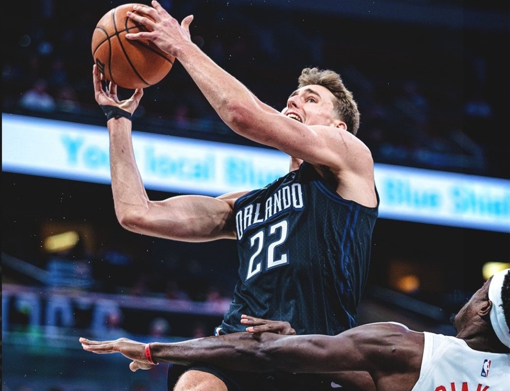 猛龙轻松击败魔术,范弗利特贡献全场最高24分 猛龙轻松击败魔术,范弗利特贡献全场最高24分