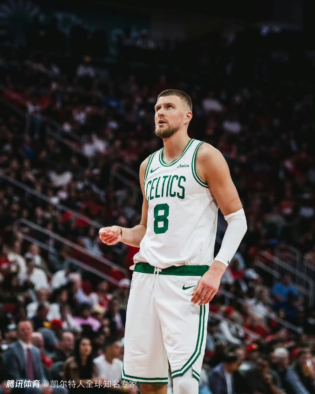 凯尔特人主场胜马刺,连胜达四场的简单介绍 凯尔特人主场胜马刺,连胜达四场的简单介绍