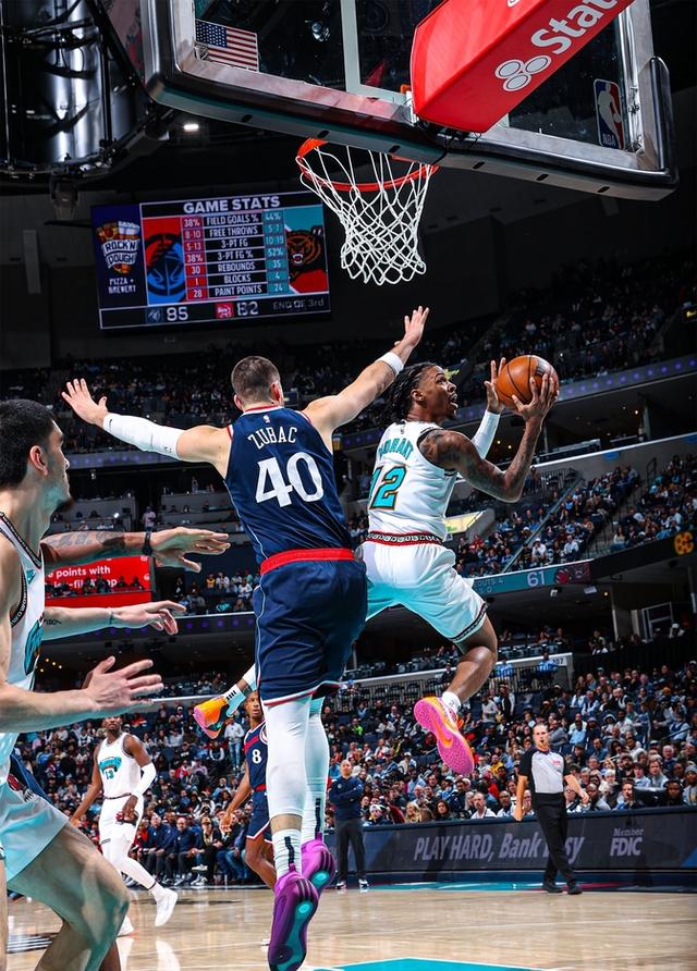 快船逆转灰熊,取得胜利 快船逆转灰熊,取得胜利