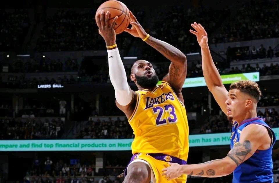 关于詹姆斯三双领湖人大胜掘金,取得五连胜的信息 关于詹姆斯三双领湖人大胜掘金,取得五连胜的信息